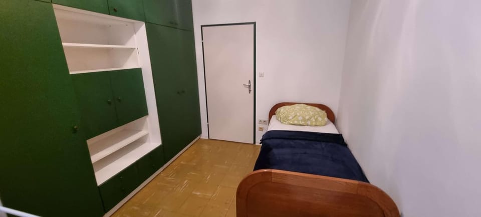 Bed, Bedroom, wardrobe