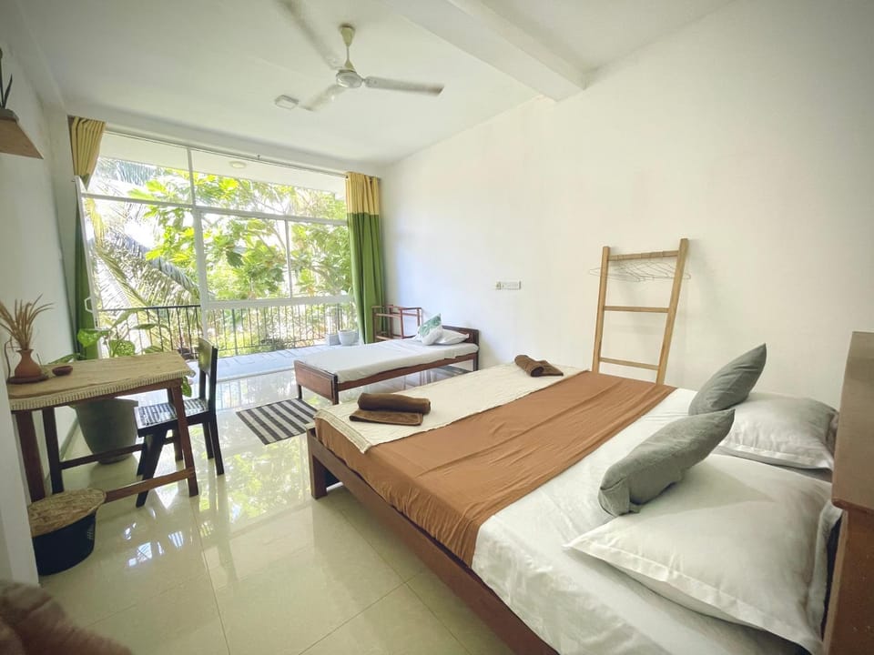 Bananas Mirissa Bed and Breakfast in Mirissa