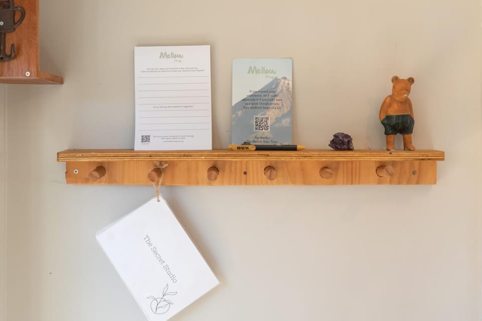 The Secret Studio, Outdoor Bath & Pizza Oven Apartment in New Plymouth