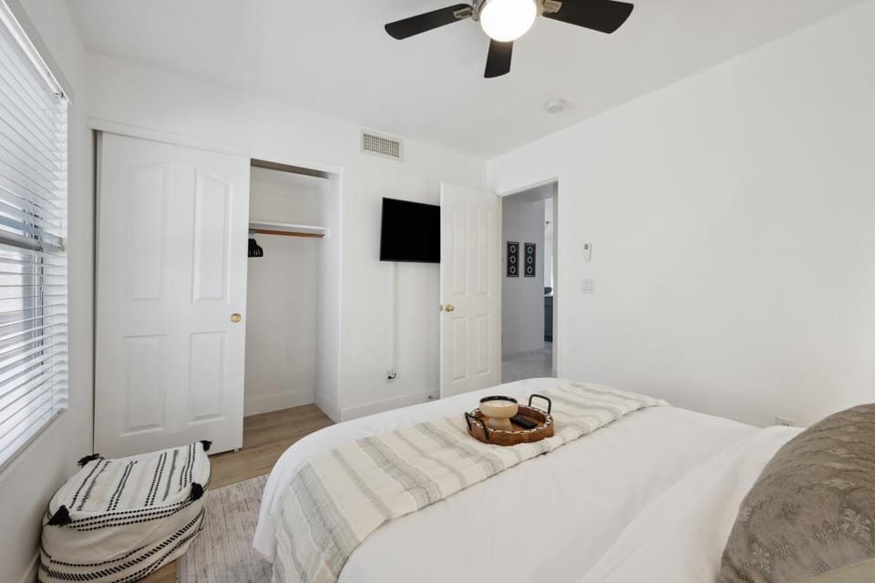 3BR Pool with Waterfall and Mini Golf - Near JW Resort Villa in Desert Ridge