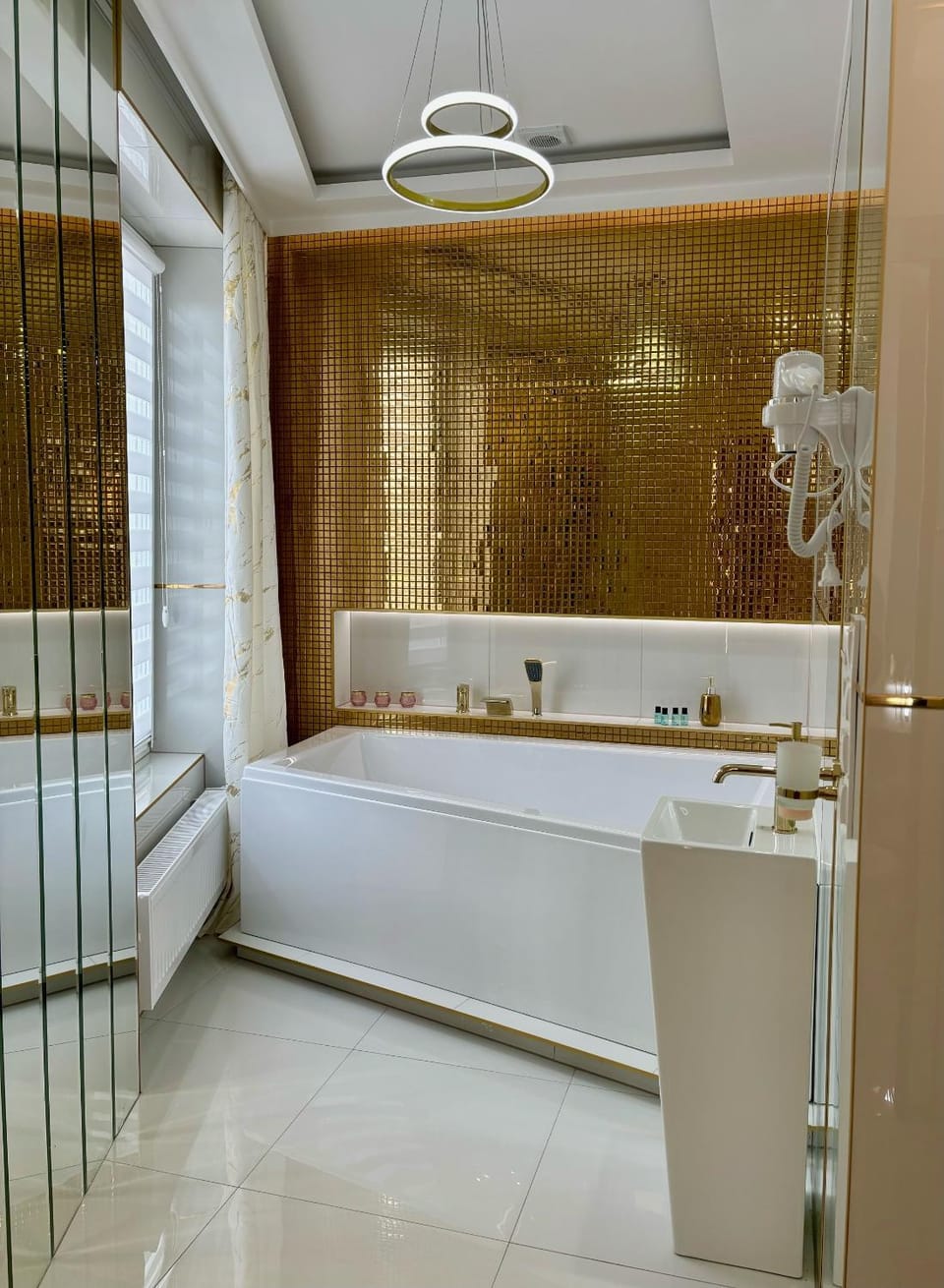 Bathroom, Bath, hair dryier