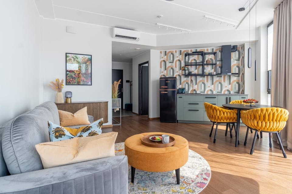 Living room, Seating area, kitchen