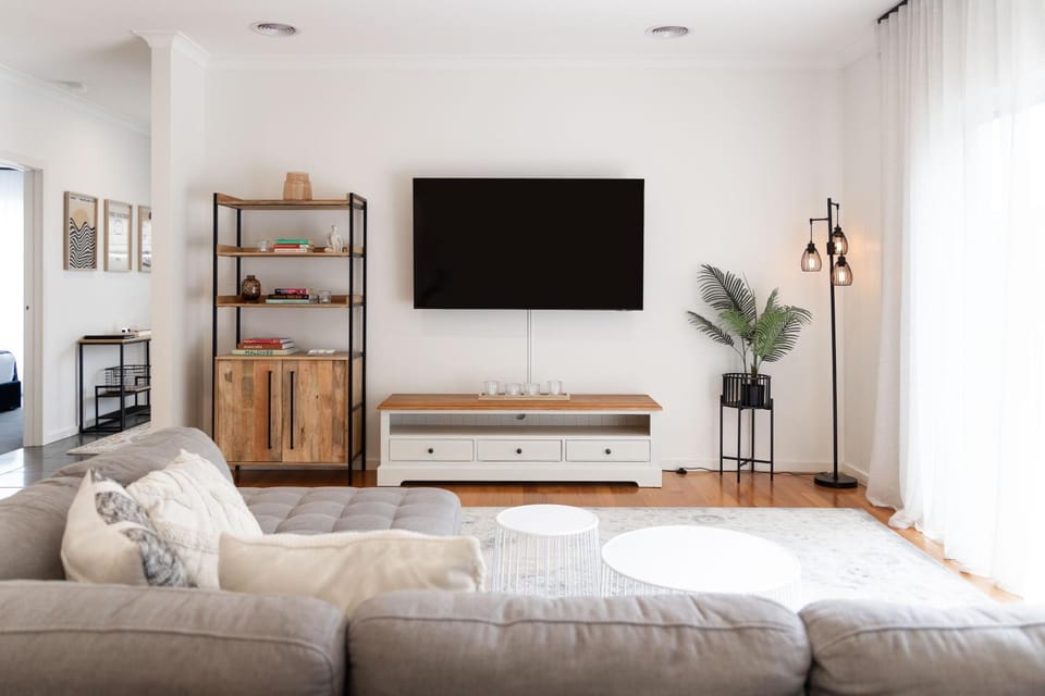 Communal lounge/ TV room, TV and multimedia, Living room
