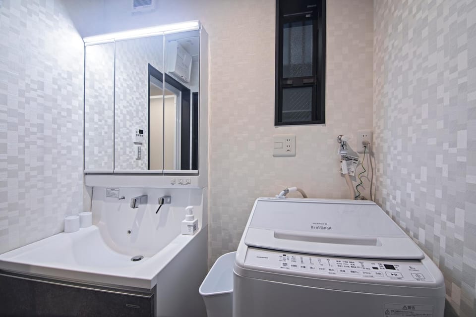 Toilet, washing machine