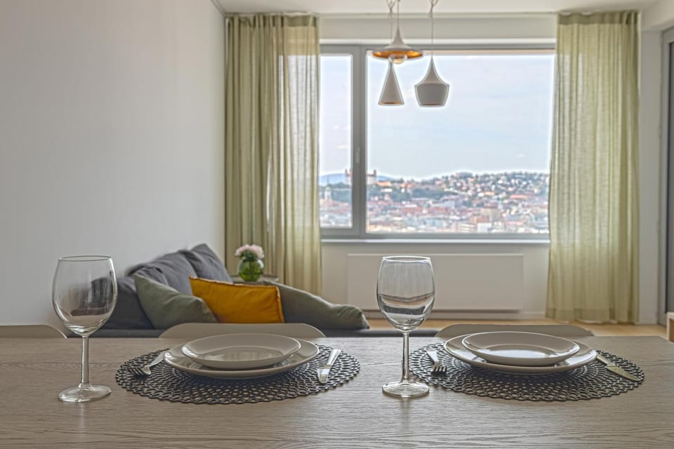 SKAU Sky Park Green by Zaha Hadid 22 floor 1 Tower Panoramic View Free Parking Apartment in Bratislava