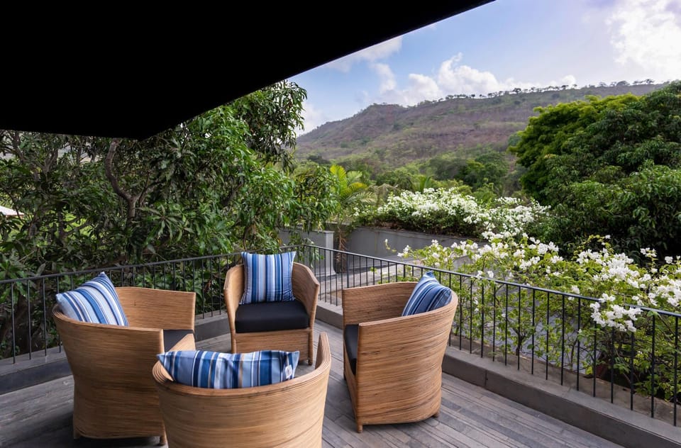Garden, Balcony/Terrace, Seating area, Mountain view