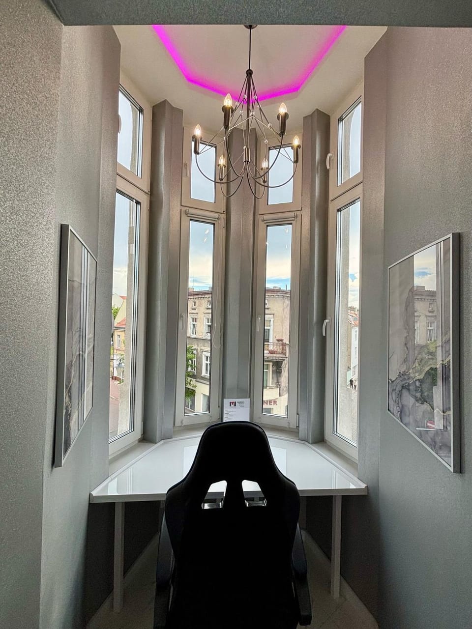 View (from property/room), Photo of the whole room, Business facilities, City view, Landmark view, Street view, Quiet street view