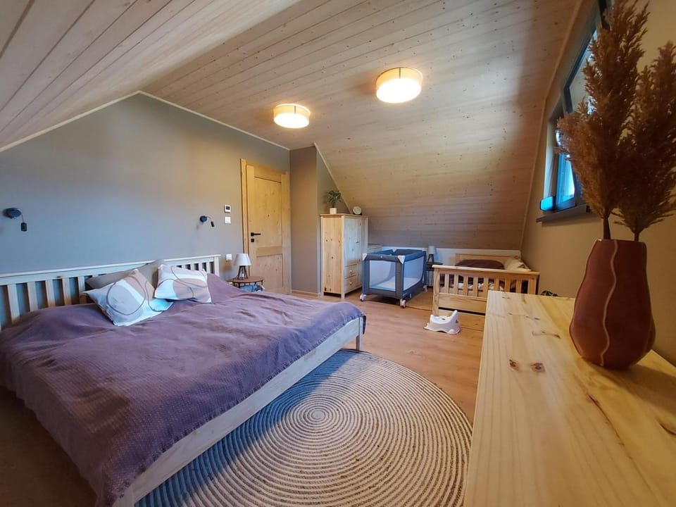 Photo of the whole room, Seating area, Bedroom