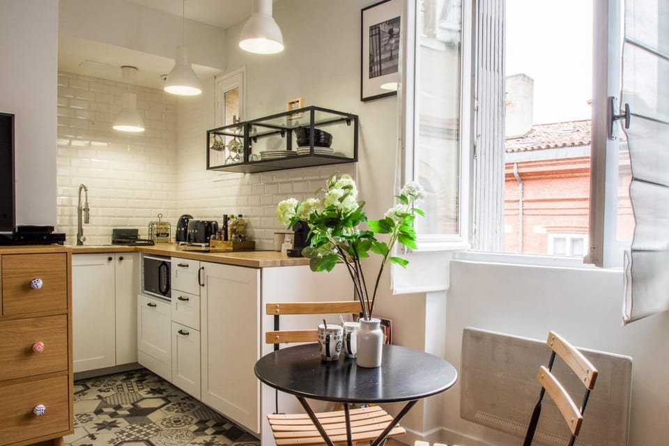 Kitchen or kitchenette