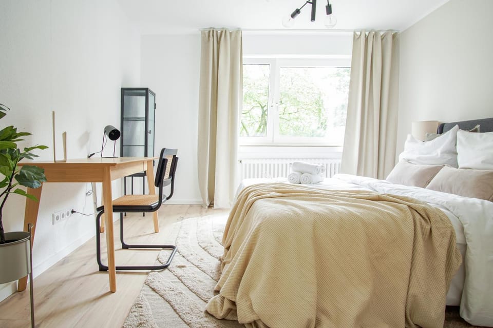 Bed, Photo of the whole room, Bedroom, hair dresser
