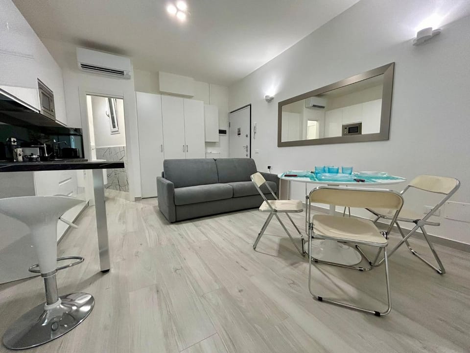 Kitchen or kitchenette, Living room, Seating area, stove