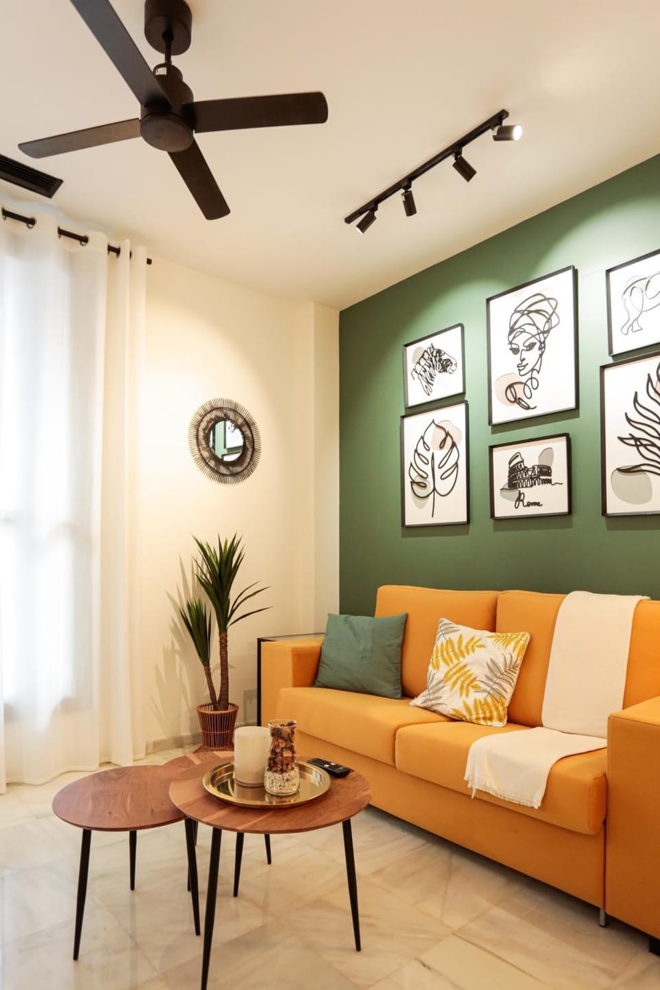Living room, Seating area