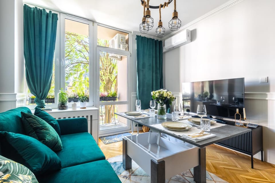 Communal lounge/ TV room, Balcony/Terrace, Living room