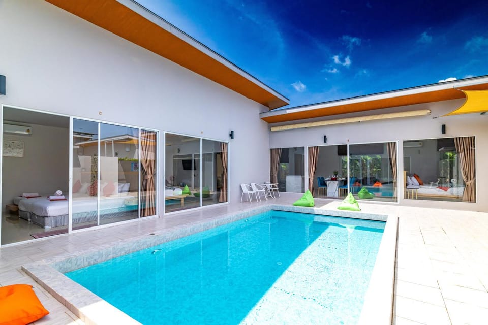 Patio, Day, Pool view, Swimming pool, Swimming pool, Open Air Bath, Public Bath, sunbed