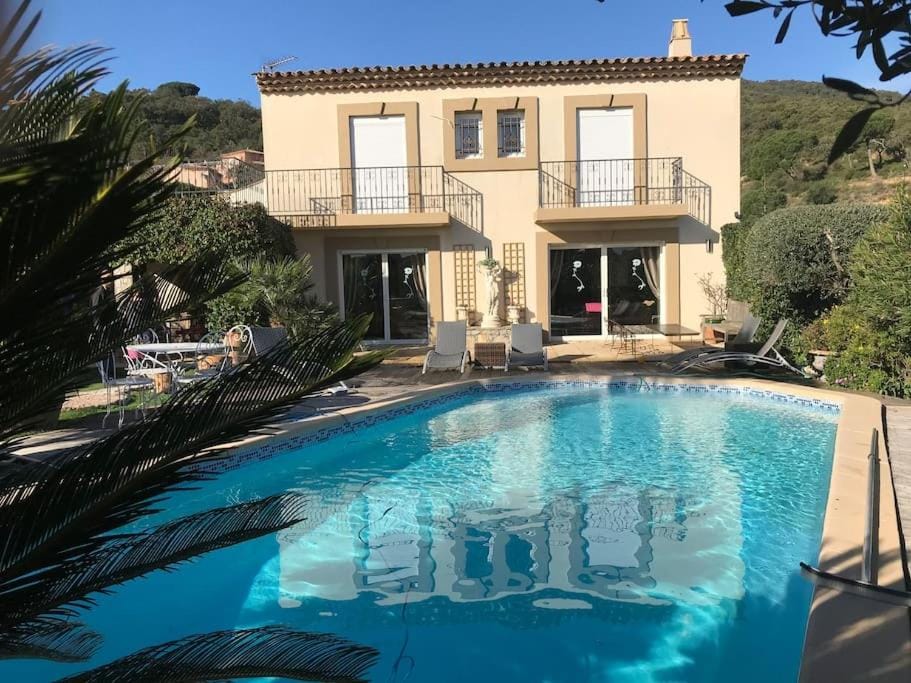 Bajade Très belle maison piscine chauffé 210M2 climatisé House in Grimaud