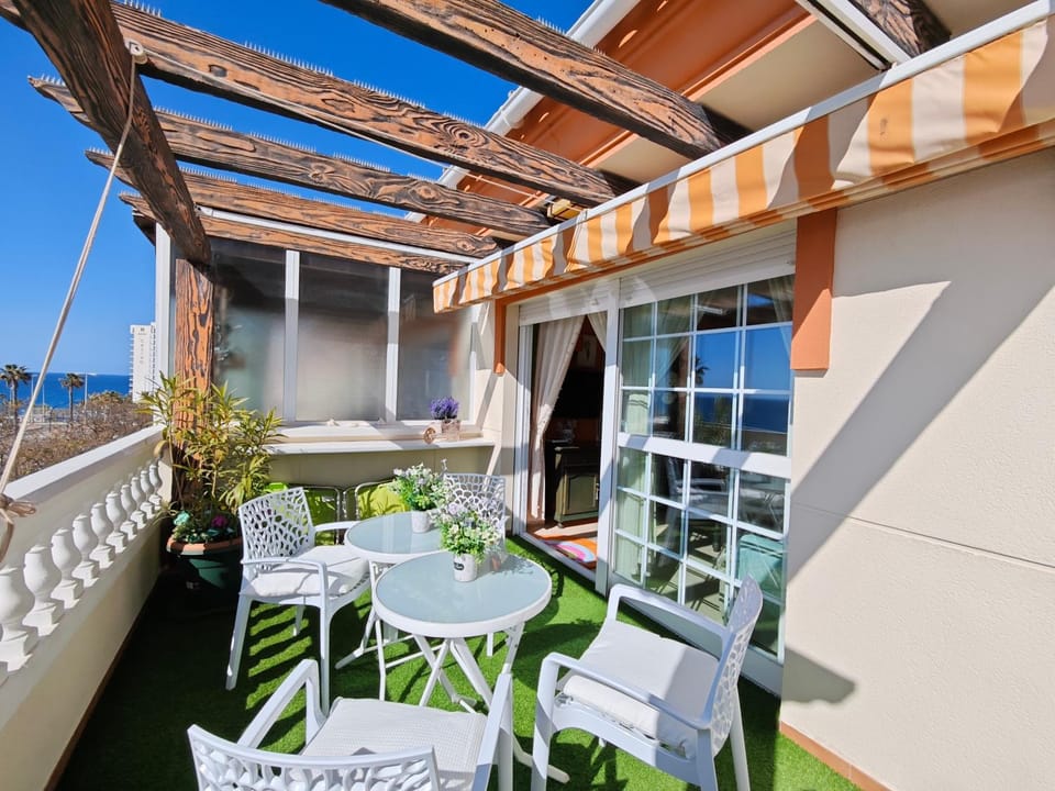 Tu Paraíso Frente al Mar Ático en Benalmádena Apartment in Benalmadena