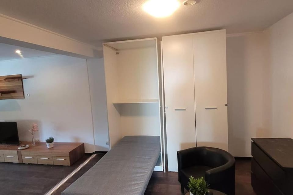 Berg Messe EG, 2,5 Zimmer, Homeoffice, W-Lan Apartment in Leverkusen