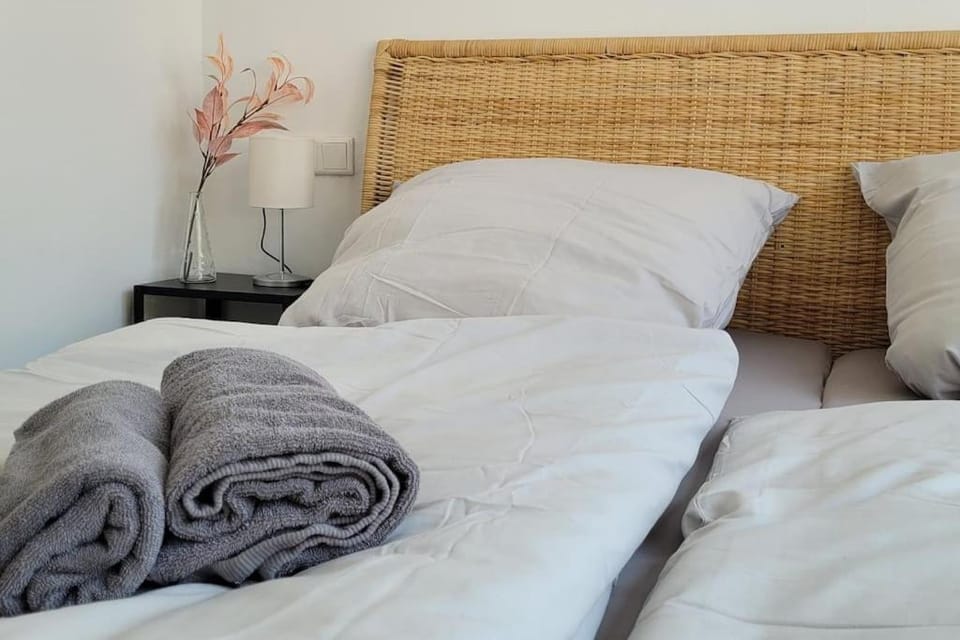 Berg Messe EG, 2,5 Zimmer, Homeoffice, W-Lan Apartment in Leverkusen