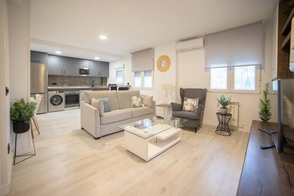 IFEMA-Airport. 2 bed. AC Apartment in Madrid