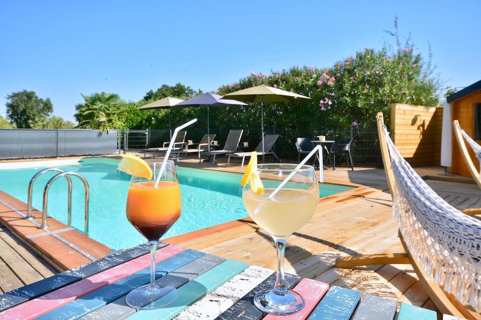 Swimming pool, Swimming pool