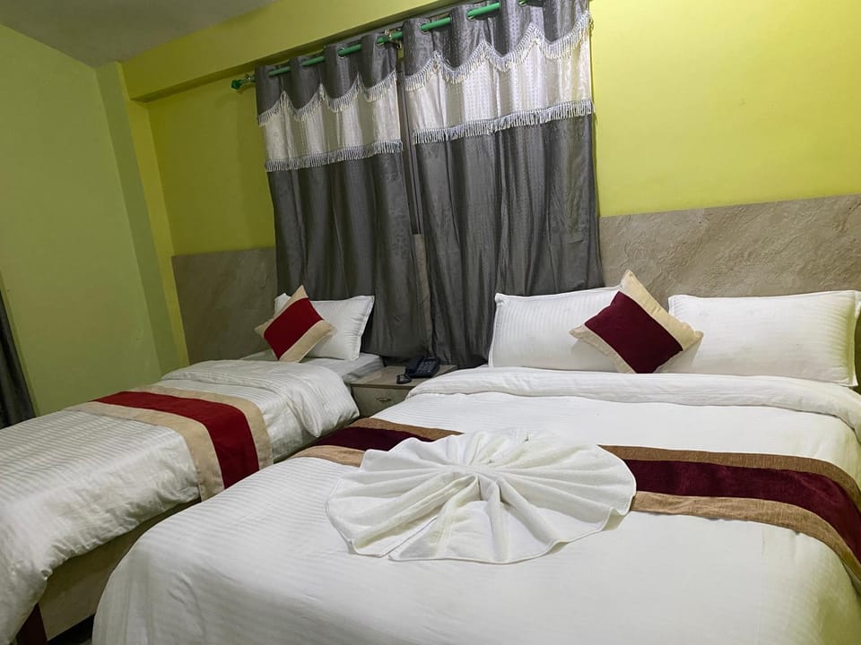 Bed, Photo of the whole room, towels