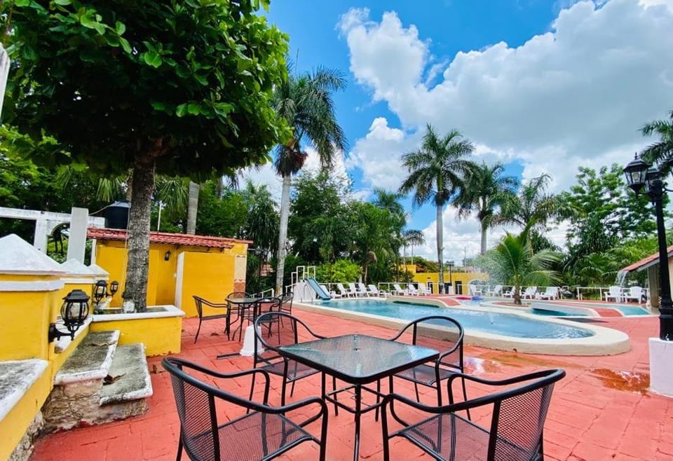 Swimming pool