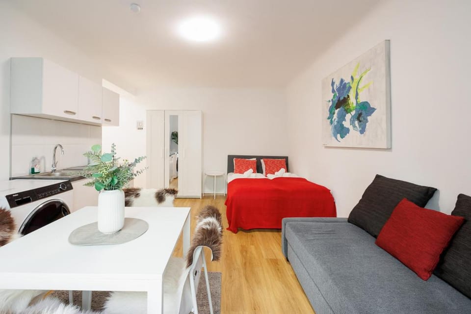 Bed, Kitchen or kitchenette, Photo of the whole room, Dining area