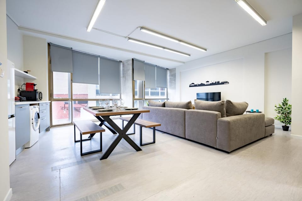 TV and multimedia, Kitchen or kitchenette, Living room, Seating area, Dining area