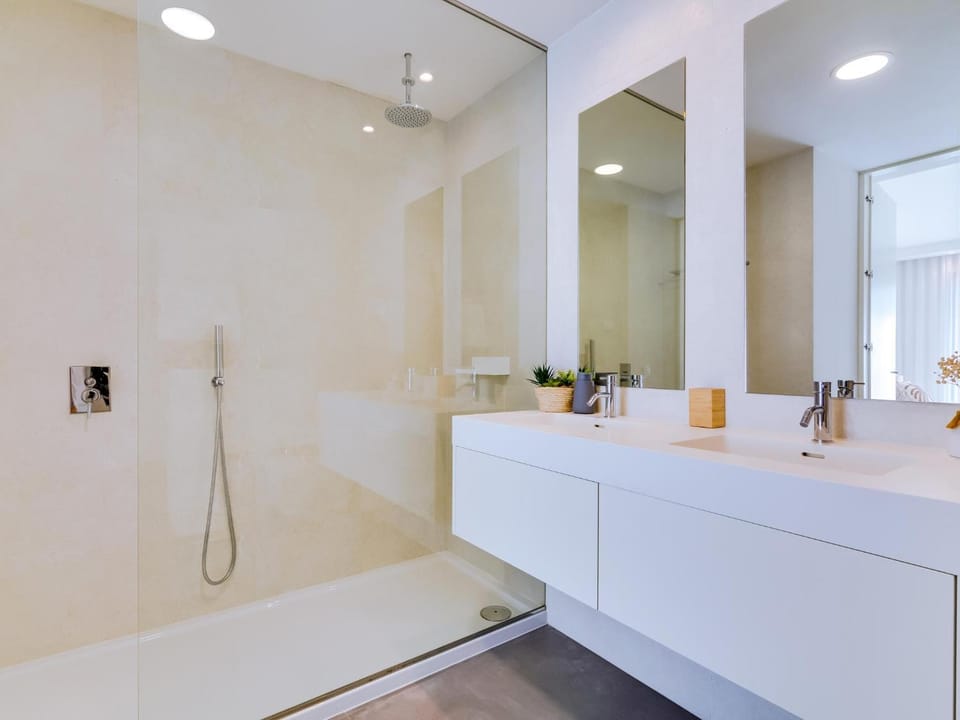Shower, Bathroom, towels