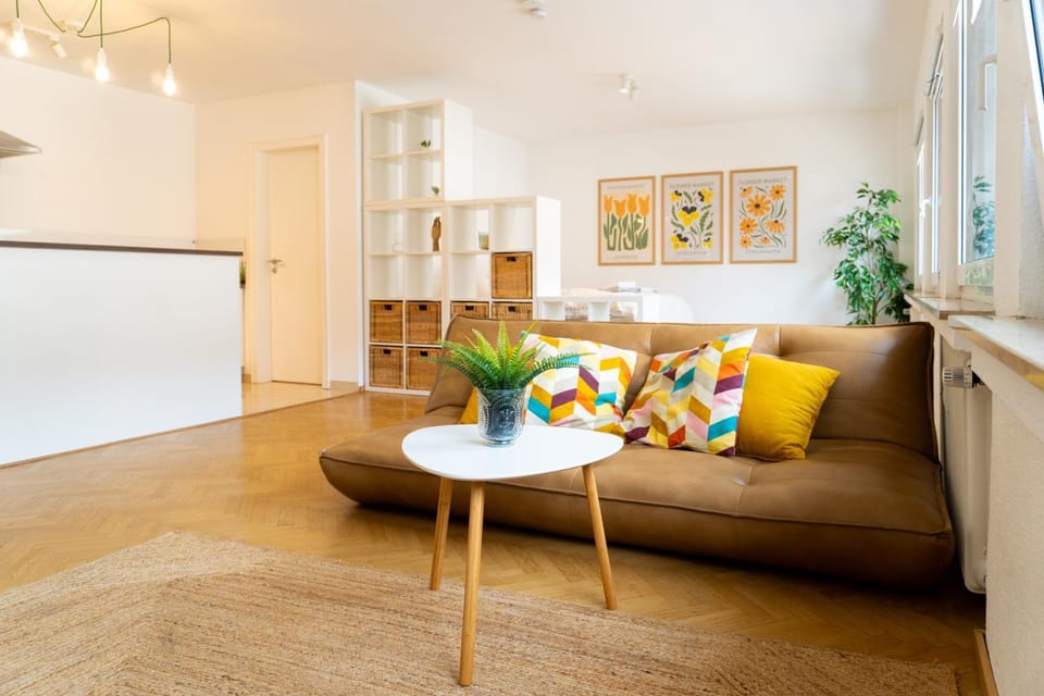 Facade/entrance, Living room, Seating area