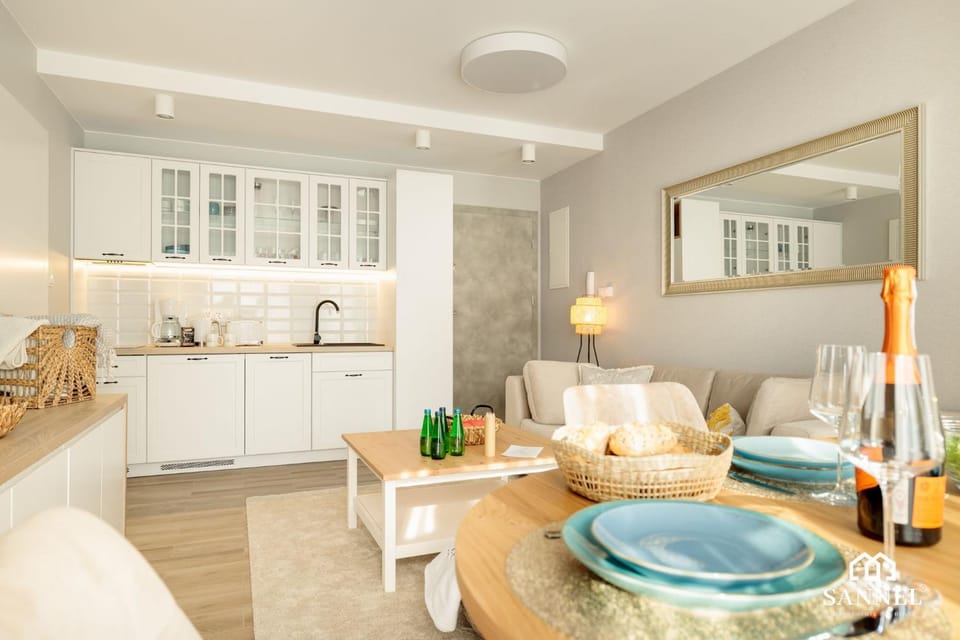Kitchen or kitchenette, Living room, Decorative detail, Seating area, On site, stove