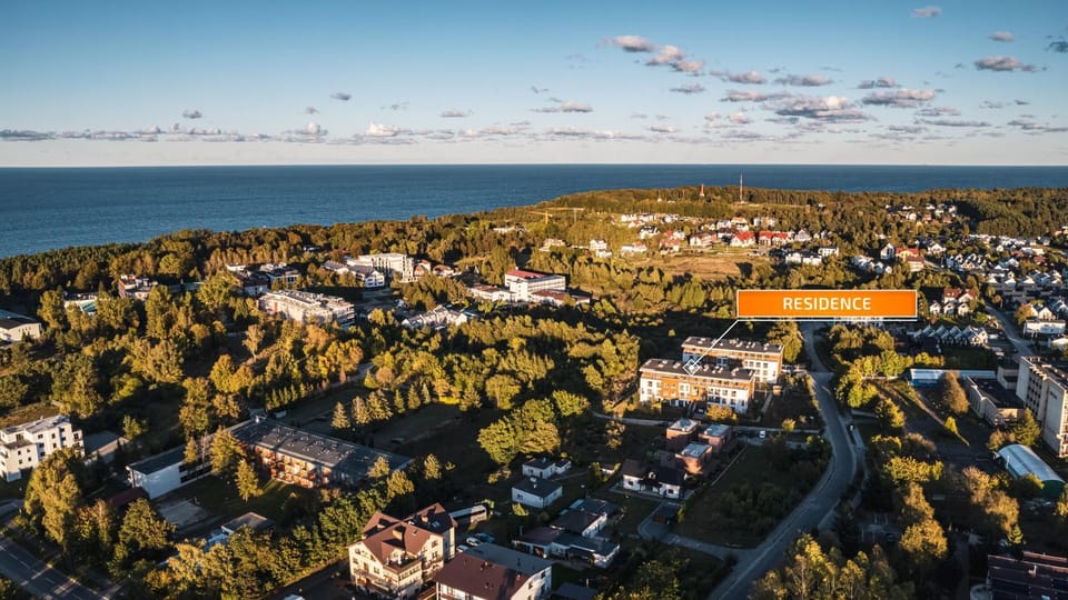 Bird's eye view, Location