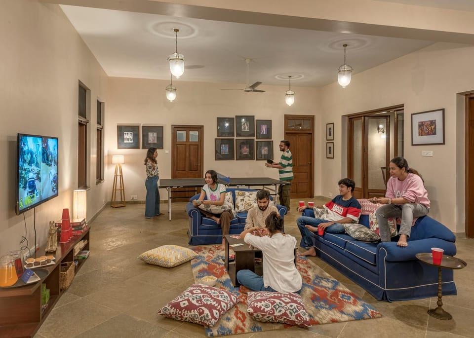 Living room, Seating area