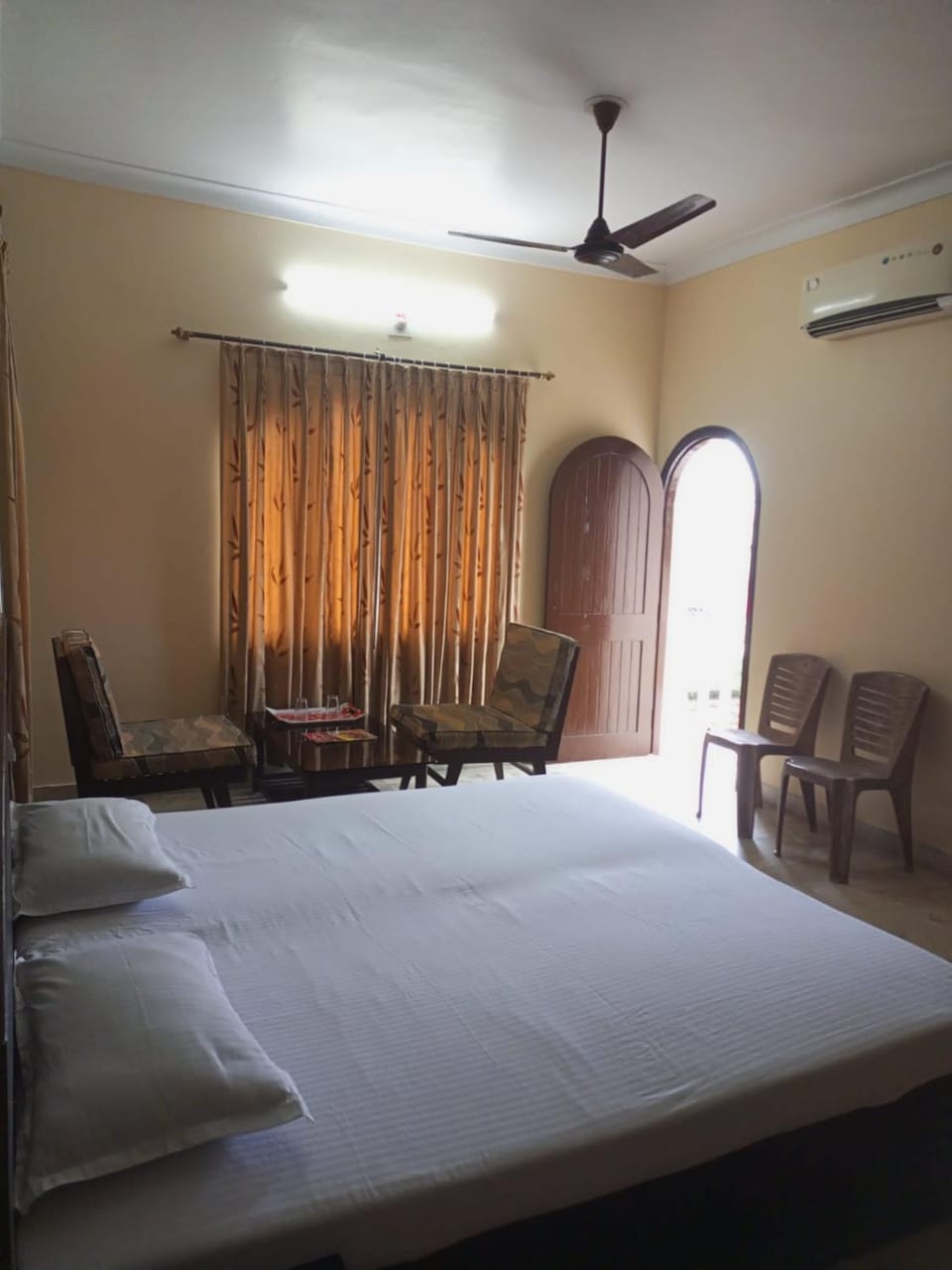 Photo of the whole room
