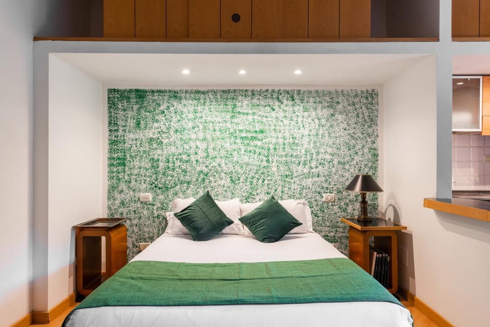 Bed, Photo of the whole room, Bedroom, locker, air conditioner