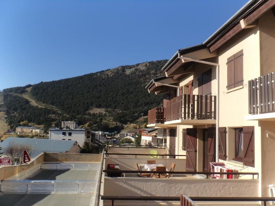 Balcony/Terrace, Mountain view