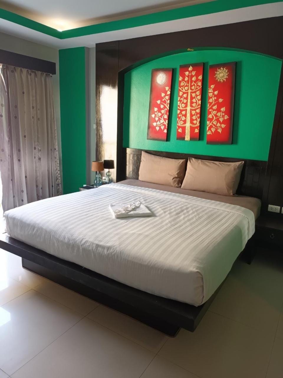 Bed, Photo of the whole room, Bedroom
