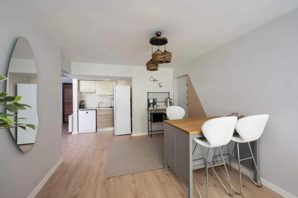 Gorgeous Bright New 2BD Central Home! #212 Apartment in Istanbul