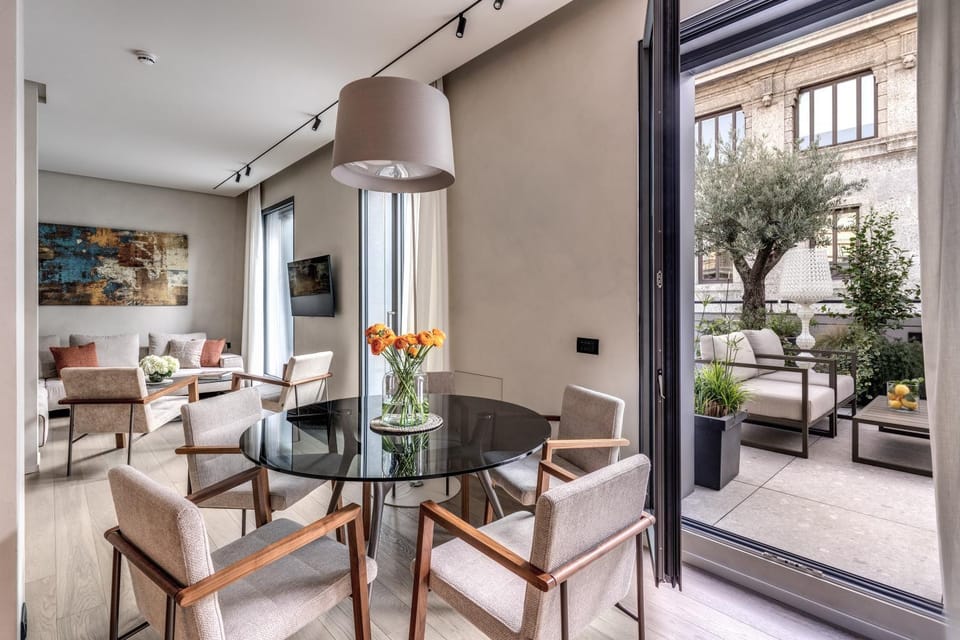 Living room, Dining area