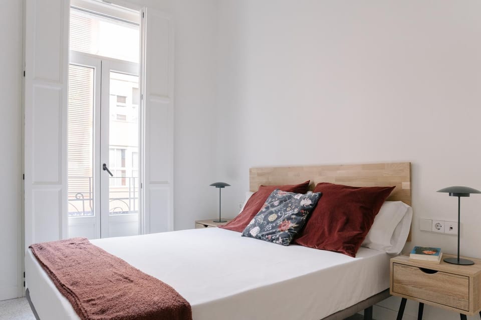 Bed, Photo of the whole room, Bedroom