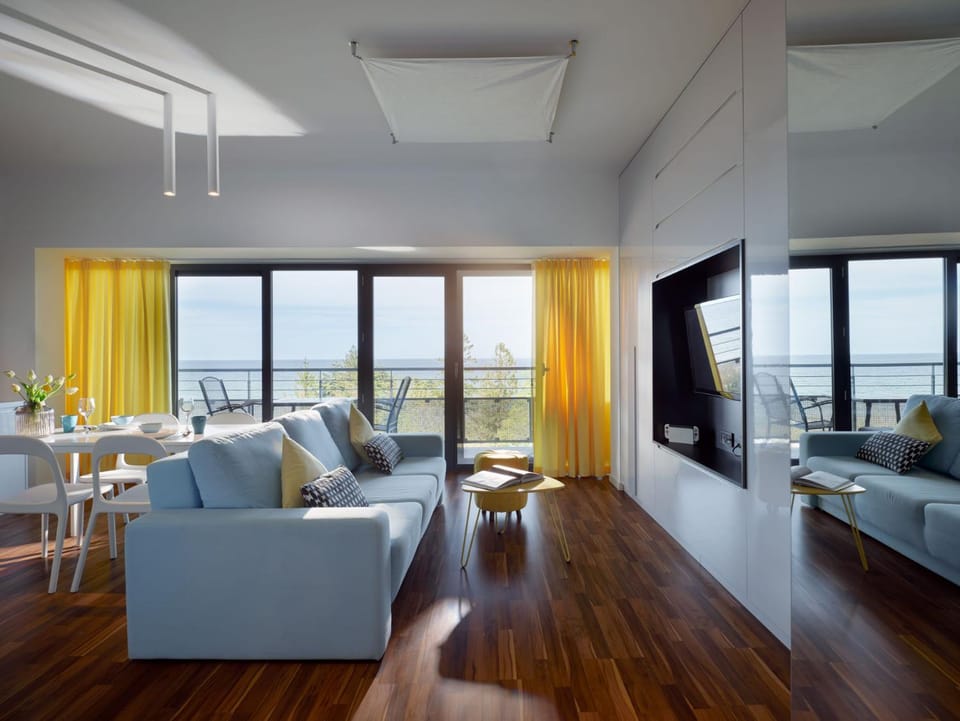 Natural landscape, TV and multimedia, Living room, Evening entertainment, Sea view