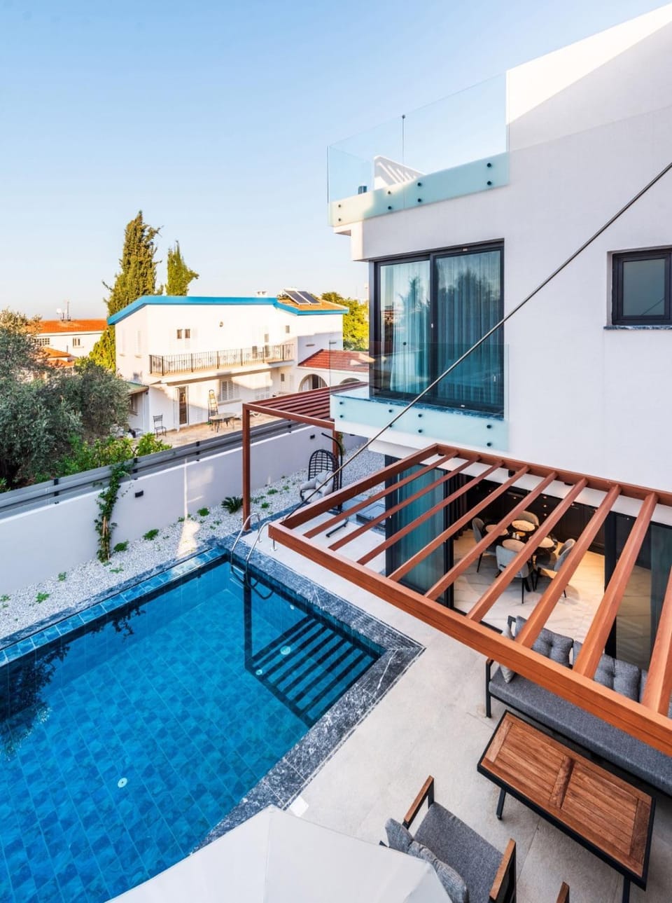 Patio, Day, Natural landscape, View (from property/room), Balcony/Terrace, Pool view, Swimming pool, Swimming pool, sunbed