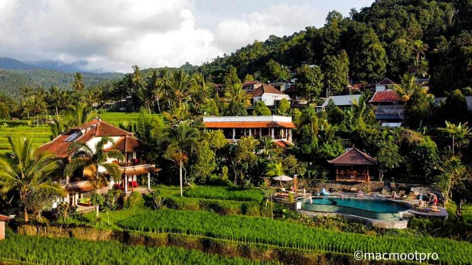 Property building, Restaurant/places to eat, Swimming pool