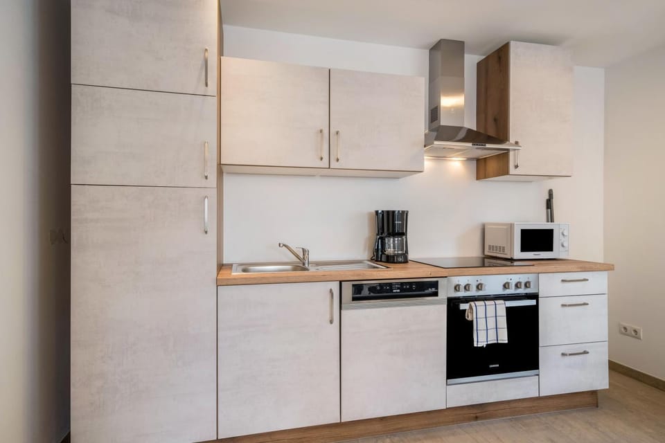 Kitchen or kitchenette, Living room