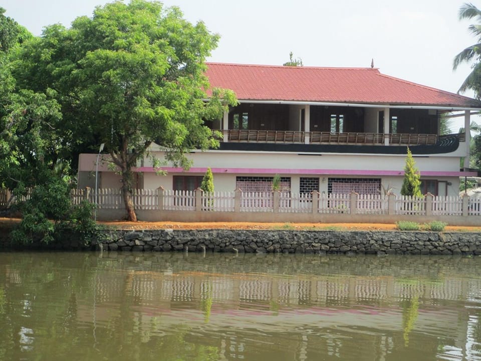 Property building, Day