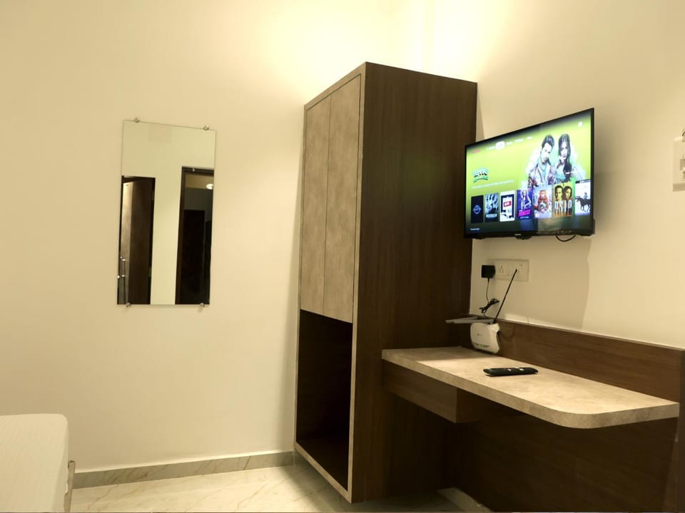 Hotel Majestic Love hotel in Maharashtra