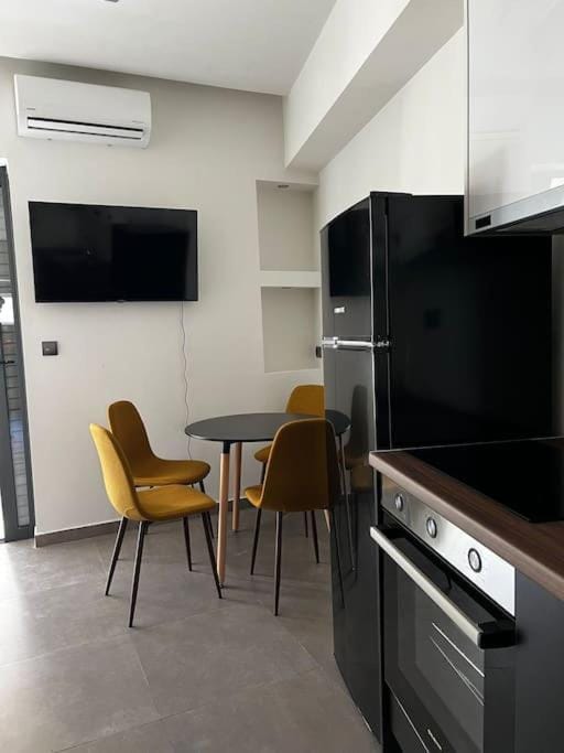 TV and multimedia, Kitchen or kitchenette, Living room, Seating area, Dining area, pet friendly, air conditioner