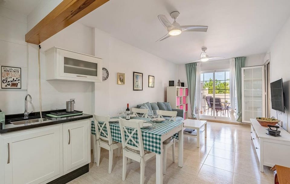 Kitchen or kitchenette, Living room