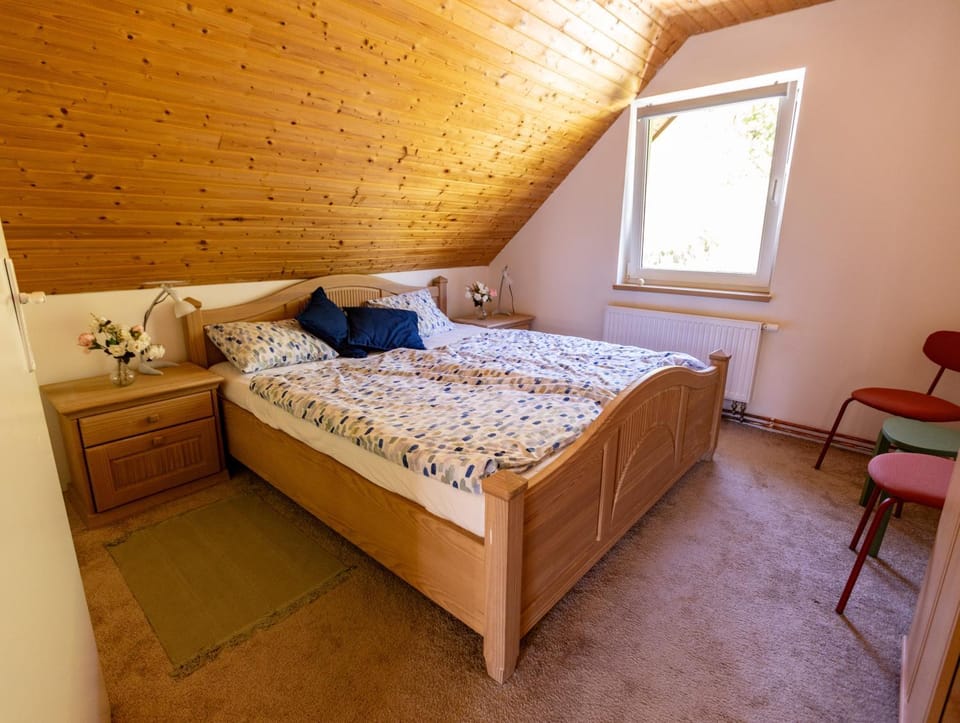 Bed, Bedroom