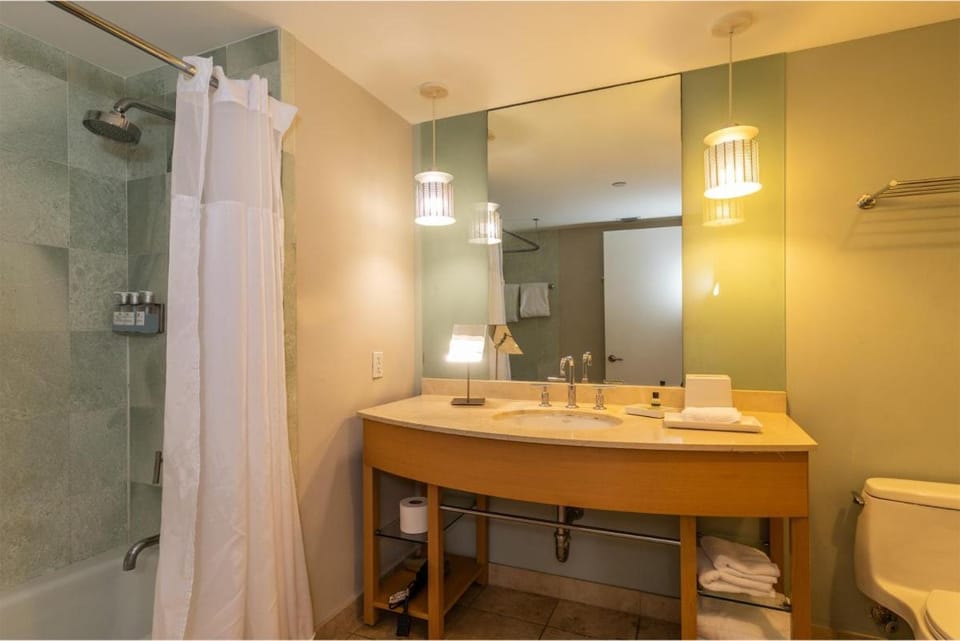 Marenas LATERAL ocean view daily refresh not included Fees collected at arrival Apartment hotel in Sunny Isles Beach